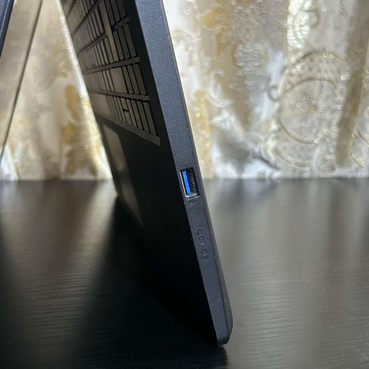 اللابتوب تفحصه يم المندوب واذا طلع مو نفس الصور أو مو نفس المواصفات .. لا تستلمه و ما تدفع دينار واحد.

بـ 375 ألف / 💻 Acer TravelMate – الجيل الحادي عشر ⚡

إذا تدور لابتوب حديث، سريع، عملي، خفيف، يخدمك بكل المجالات من شغل ودراسة إلى تصميم ومونتاج فـ Acer TravelMate هو أفضل خيار إلك 🔥

المعالج ماله Core i5 من الجيل الحادي عشر – أحدث وأسرع فئة G7 👑

وهنا السر… فئة G7 مو مجرد رقم، هي الفئة الأقوى من هذا الجيل لأنها تحتوي على كارت شاشة Intel Iris Xe Graphics، 

يعني تاخذ أداء معالج عالي + كارت شاشة قوي بنفس الوقت،

فتكدر تصمم، تمنتج، وتفتح برامج بدون ما يثقل الجهاز أو ترتفع حرارته 💪

⚙️ المواصفات الكاملة:

🔹 معالج: Core i5 G7 (2.4GHz) الجيل 11 ( أحدث فئة G7 )

🔹 رام: 8GB DDR4 

🔹 هارد: 256GB SSD 

🔹 كارت شاشة: Intel Iris Xe Graphics (4GB) (أحدث كروت الشاشة)

🔹 شاشة: 15.6 إنج FHD (تشبع لوني رهيب + ضد التوهج و الإنعكاس)

🔹 كيبورد: عربي/إنكليزي ضوئي 💡

🔹 يدعم أحدث تقنية اتصال Wi-Fi 6 🚀

🎁 ملحقات و هدايا:

 • 🔌 شاحن أصلي

 • 🎒 حقيبة أنيقة

 • 🖱️ ماوس + ماوس باد

 • 🎧 سماعات أذن

 • 📱 ستاند موبايل

🚚 بغداد - شارع فلسطين (توصيل مجاني لكل محافظات العراق 🇮🇶 )

💸 السعر فقط: 375 ألف دينار

واتساب *********** 

صور حقيقية مع الملحقات و الهدايا 👇
