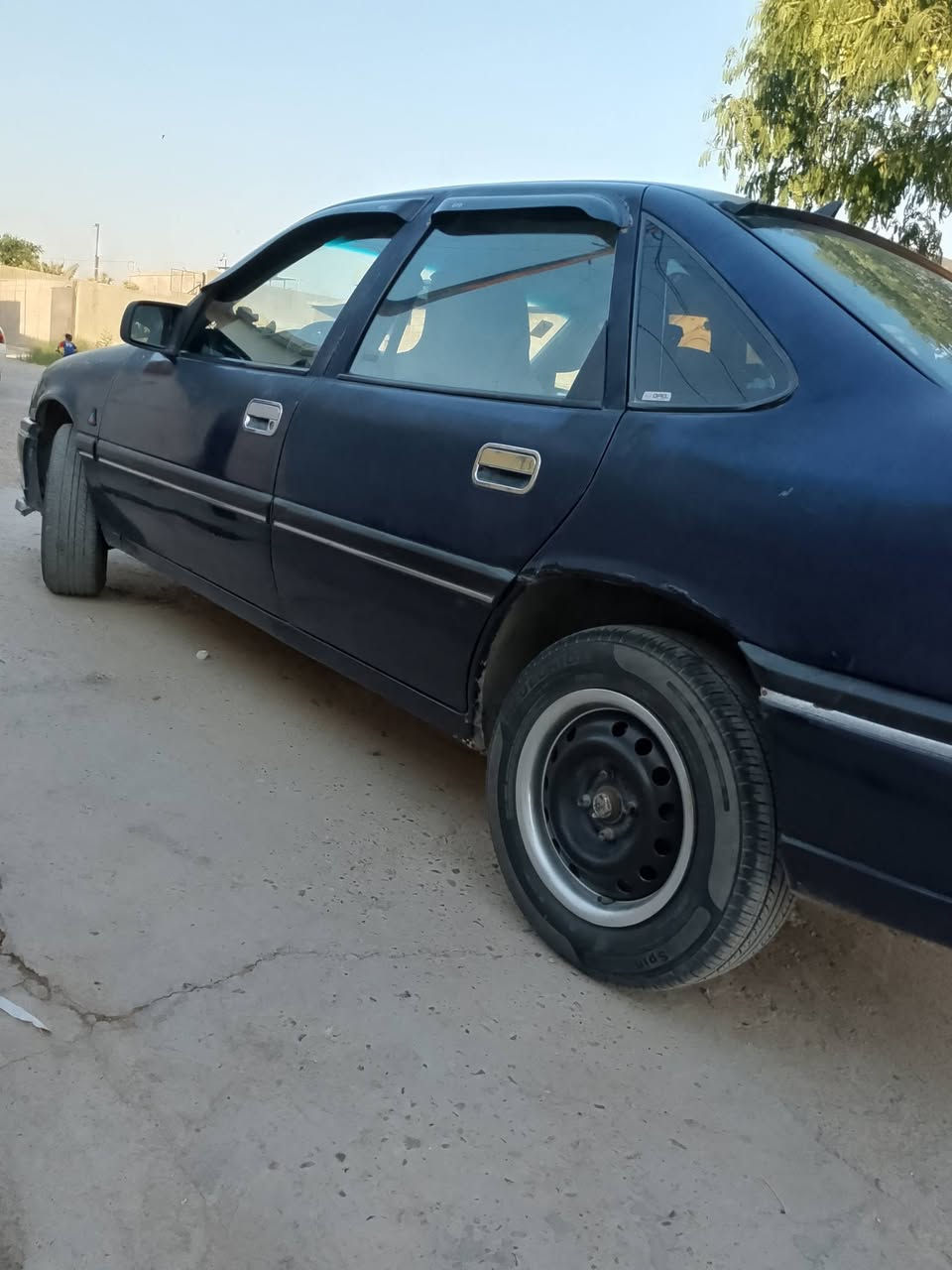سلام عليكم
اوبل فكترا موديل 92 سنويه جديد لحد 2029 دبفتر بانزين موجود سعر 37بي مجال ***********
