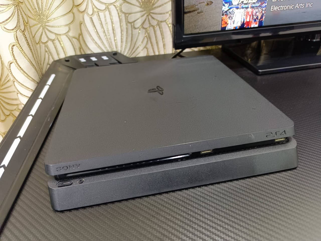 سلام عليكم
بلي فور سلم واحد تيرا وية الكيبلات مالتة
السعر 280 وبي مجال
العنوان ديالى بعقوبة


**إذا كنت صاحب هذا الإعلان وتريد حذفه لأي سبب، رجاءا أرسل رسالة إلى الدعم الفني**