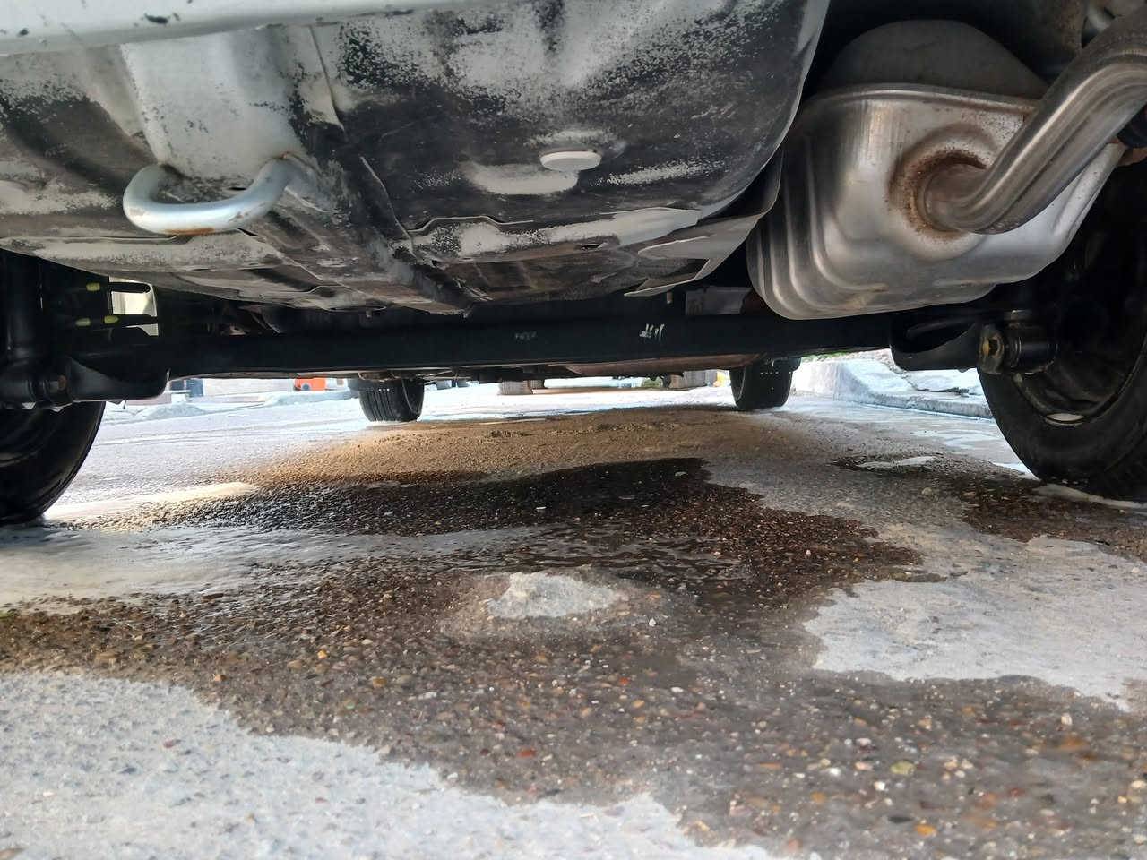 السلام عليكم للبيع هونداي اكسنت موديل 10 شركه عامه وضع الشركه مكفول من الصبغ السعر 107 مكان السياره بغداد ***********
