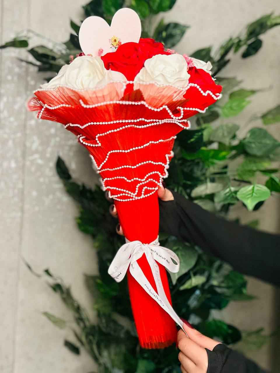 ️🌹 بوكي ورد عيد الحب… لما الورد يحچي عنك 
مو كل كلام ينكال ، بعضه يتهدّى 🌹💌

ورد أحمر ينبض عشق ❤️
ولون أبيض يرمز للصدق 🤍
تغليف فخم ولمسة ناعمة تخلي اللحظة ما تننسى 🌸✨

مع كارت عبر بهدية تحچي عنك 💌

للطلب والاستفسار دايركت يوجد توصيل لجميع المحافظات العراق 🇮🇶 كربلاء, العراق


**إذا كنت صاحب هذا الإعلان وتريد حذفه لأي سبب، رجاءا أرسل رسالة إلى الدعم الفني**