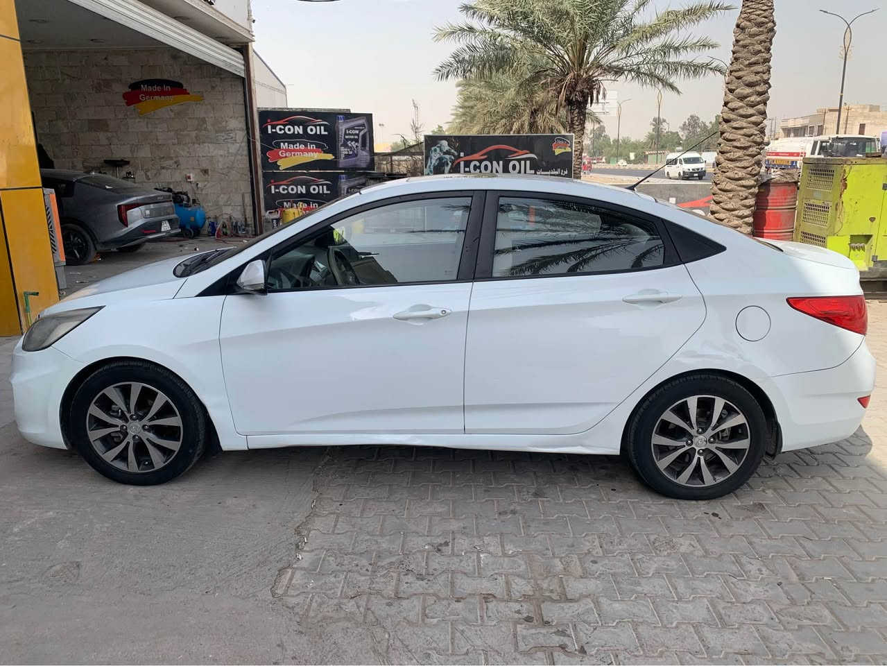 موديل 2014 
فتحه 
اشاير بالمريء
5ويلكب
 فقط طخات بسيطة بالجاملغ الخلفي  والدوسه مثل ماموضح بالصور مامصلحات  كير ومحرك بلادي مكفولات 
بغداد ***********السعر ١٠٧ بغداد, العراق
