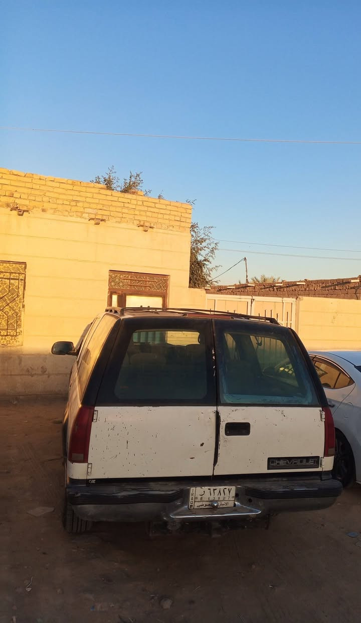 السلام عليكم شوفر ليت 1999محرك 454 كير 1000شرط كفاله سياره حداديه جديده كهربائيات كلها شغاله طخم تاير جديد السياره مكفوله من العيب الشرعي والضربه السياره جاهزه وتىرايك وين ميعجبك سنويه لغايه 28 مشروع وطني السعر 35 واذا اكون مرواس عادي مكان السياره ذي قار قرب جامعه ذي قار 
*********** متواجد واتساب
