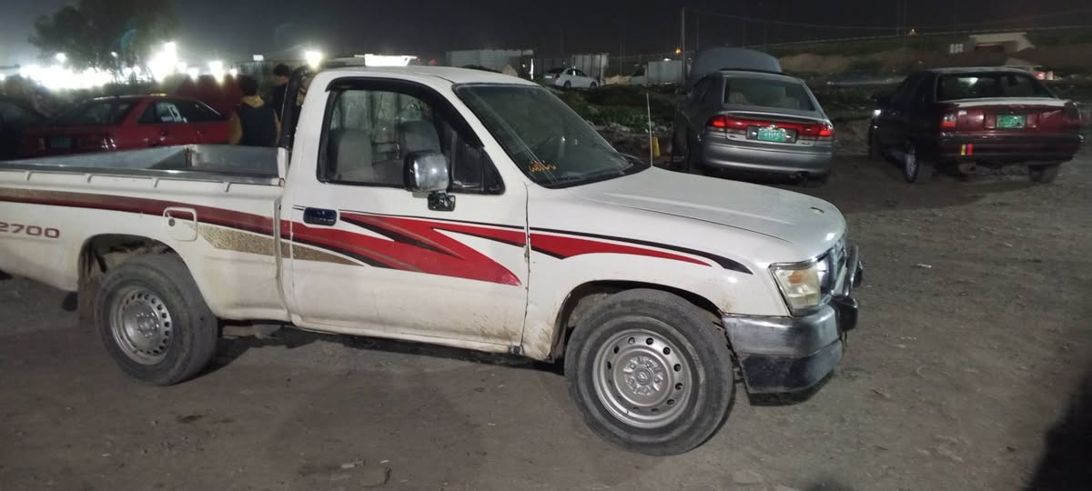 پيكب ئه رنه ب مؤديل 1999 مه كينه سپي سه نه وي اصلي به شه رتي ئه وه ليات گئروومه كينه و ته قه و ره قه به شه رت شانسي و اكسلي به شه رت هه موو گياني به شه رت ساحري 38 وره قه و محا مه له بؤ په يوه ندي*********** له هه ولئرم
