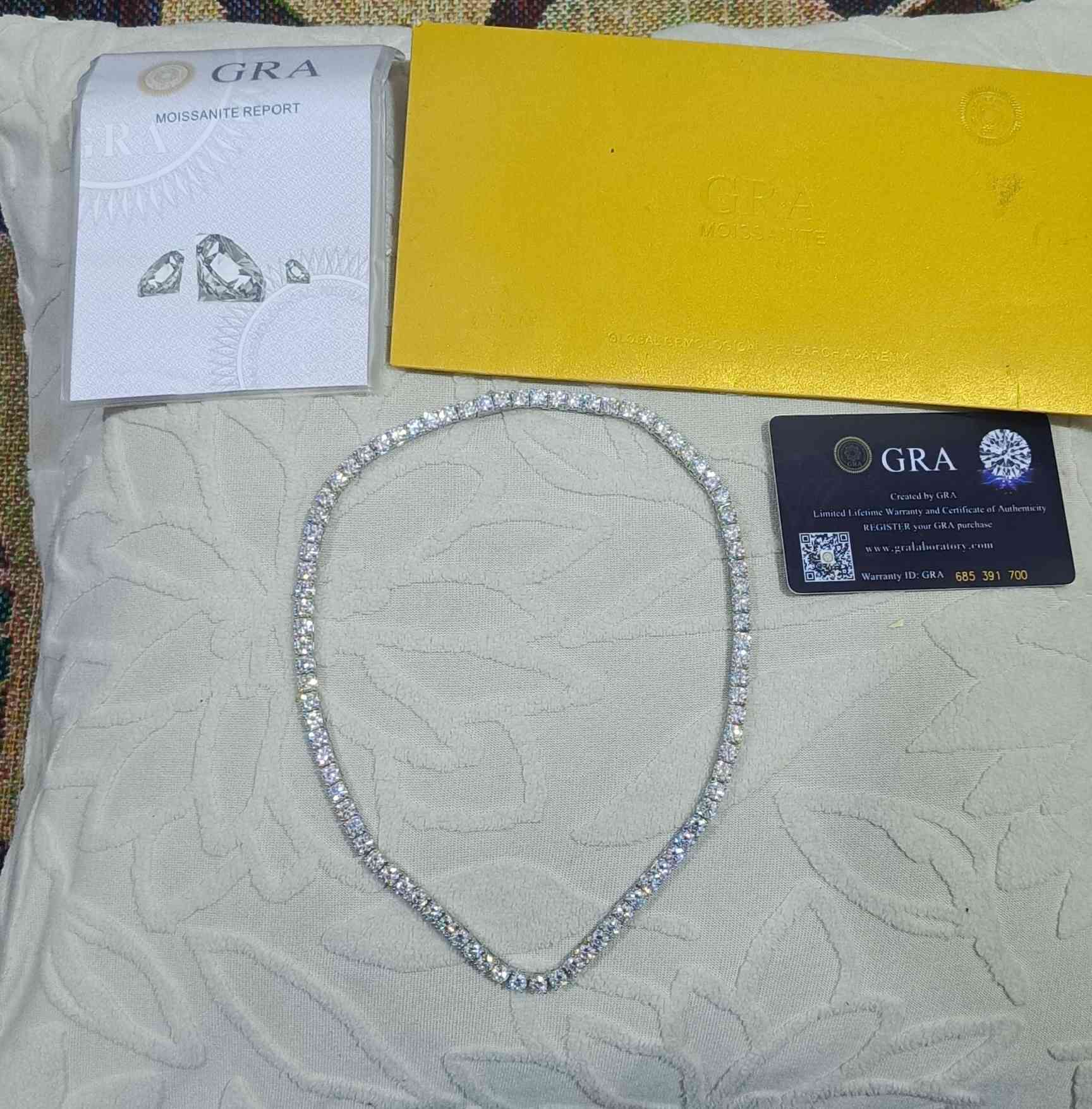 كلادة بهذا الشكل مختومة 925  دفعونة بيها سعر التفاصيل بالصور


**إذا كنت صاحب هذا الإعلان وتريد حذفه لأي سبب، رجاءا أرسل رسالة إلى الدعم الفني**