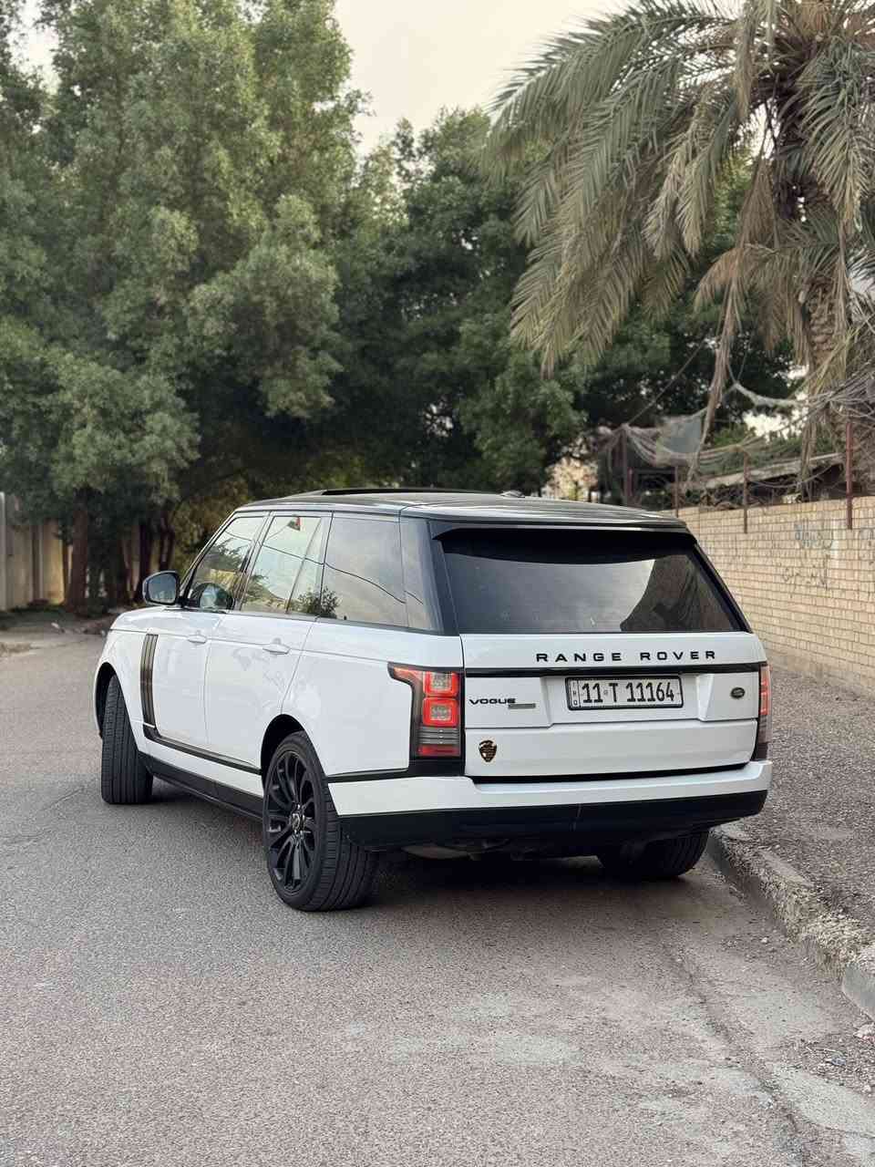 RANGE ROVER VOGUE 2015 خليجي وكالة سردار مكفول كفالة عامة ✅
البدي الخارجي : كفالة عامة من التبديل او الفتح او البارد او الحار او الشخط او pdr 

المكينة V8 بدون سوبر 

داخل اللون بيجي 

العداد 87 الف ميل 

الرقم بغداد شبه مميز مع السيارة 

العنوان : بغداد الأعظمية 📍

السعر 335$  ورقة               33.500$

استفسار *********** ابراهيم
