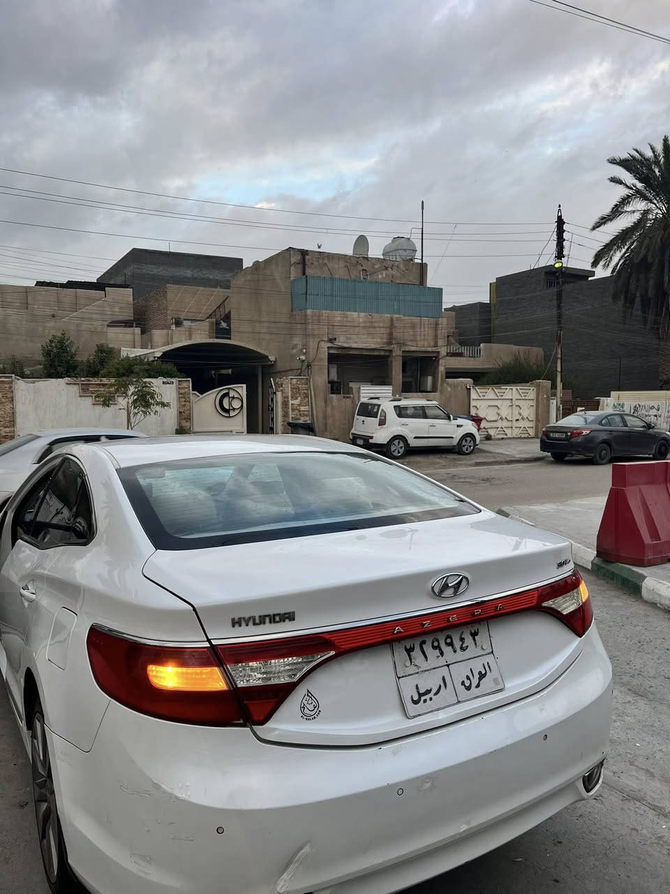 اسلام  عليكم البيع او المراوس حسب القناعة ازيرا موديل2014خليجي مواصفات نص فول داخل بيجي كشن هيتر 3بردات محرك 300كير محرك صدر تبريد تخم تاير تدفأة مري قلاب حساس امامي خلفي قطعتين تبريد قطعتين صبغ سونار موجود اتريد تحويل اتريد وكالة من الكردي او من العربي 2يحولون شرط التحويل مكان السيارة بغداد العامرية السعر المطلوب 107…لاستفسار *********** ….واتساب
