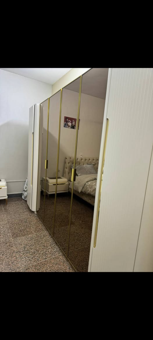 غرفه تركي كلش نضيف وتخم ملكي 10مقاعد للستفسار ع رقم ***********
