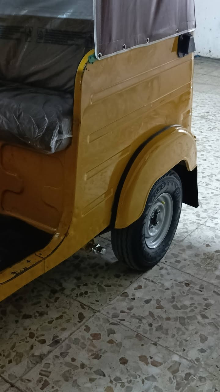 السلام عليكم تكتك للبيع مديل 20 شهر 9 رقم وسنويه تكتك حلوه بيه بس لغد جماليه مكان مدينة الصدر رقمي ***********
