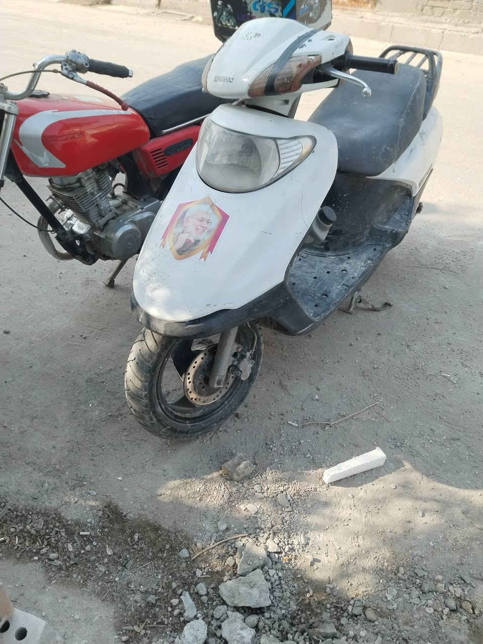 السلا م عليكم ورحمة الله وبركاته
اسبيسي نضيفه اي نقص مابيه
المكان بغداد الرئاسه مال العبيدي شارع عشرين *********** السعر  300قفل
