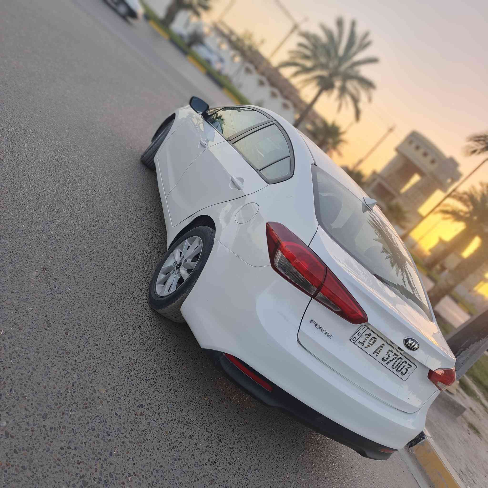 فورتي موديل2017 امريكي حلوه السياره
كير مكينه تبريد تدفه كفاله بيهه رشات صبغ
محركهه 2000 احله من الصور مداور مباشر 
مكاني كربلا بل حر سعرهه 105وبيهه مجال بصيط
***********
