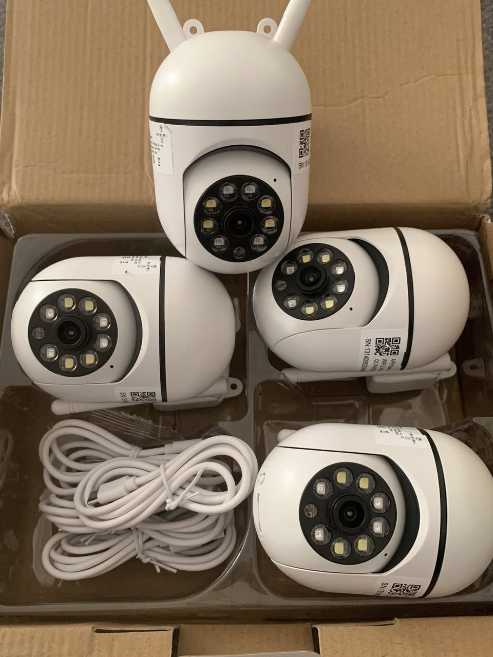 للبيع كاميرات مراقبة WiFi خارجية متحركة PTZ موديل Y108 سعرك كون مناسب
تحكم كامل من الموبايل عبر تطبيق Ease Life
دوران 360 درجة يمين ويسار وأعلى وأسفل
رؤية ليلية ملونة مع إنفراريد
مايك وسبيكر (سماع وتحدث)
كشف وتتبع الحركة
اتصال واي فاي 2.4G
مقاومة للعوامل الجوية للاستخدام الخارجي
تدعم كارت ميموري للتسجيل
حالة جديدة


**إذا كنت صاحب هذا الإعلان وتريد حذفه لأي سبب، رجاءا أرسل رسالة إلى الدعم الفني**