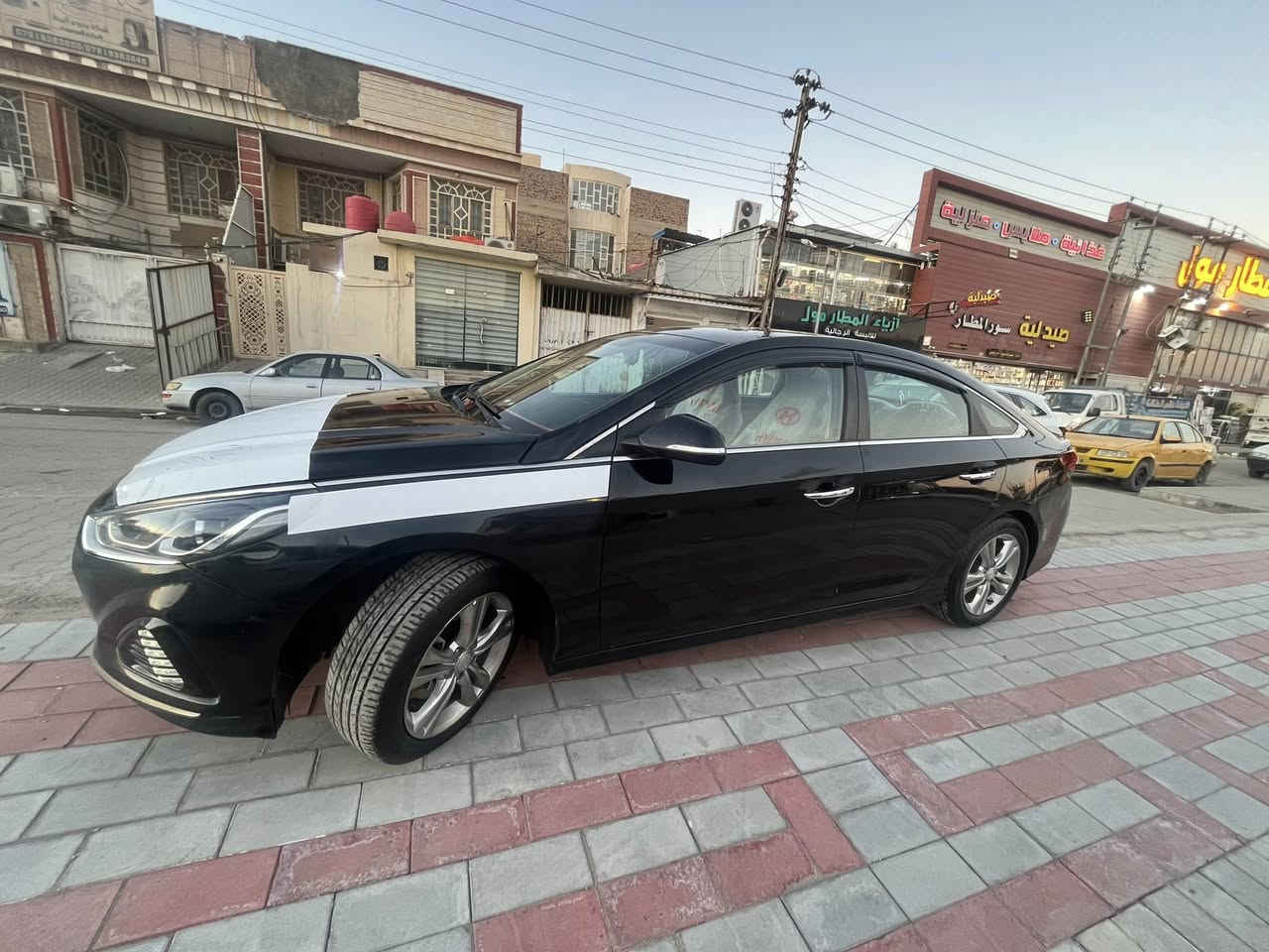 السلام عليكم 

-سوناتا 2018  وارد امريكي 
-فول مواصفات عدا الفتحه
 -رادار نقطه عمياء 
-قطعتين تبريد
   -بصمه 
-كشنات تدفئه
-تبريد منفصل
-محرك ما مفتوح
-وهواي تفاصيل بعد بيها
-السونار مرفق مع الصور 
-السعر 122 وبيهه مجال
-مكان السياره ديوانيه غماس
-للاستفسار ***********
