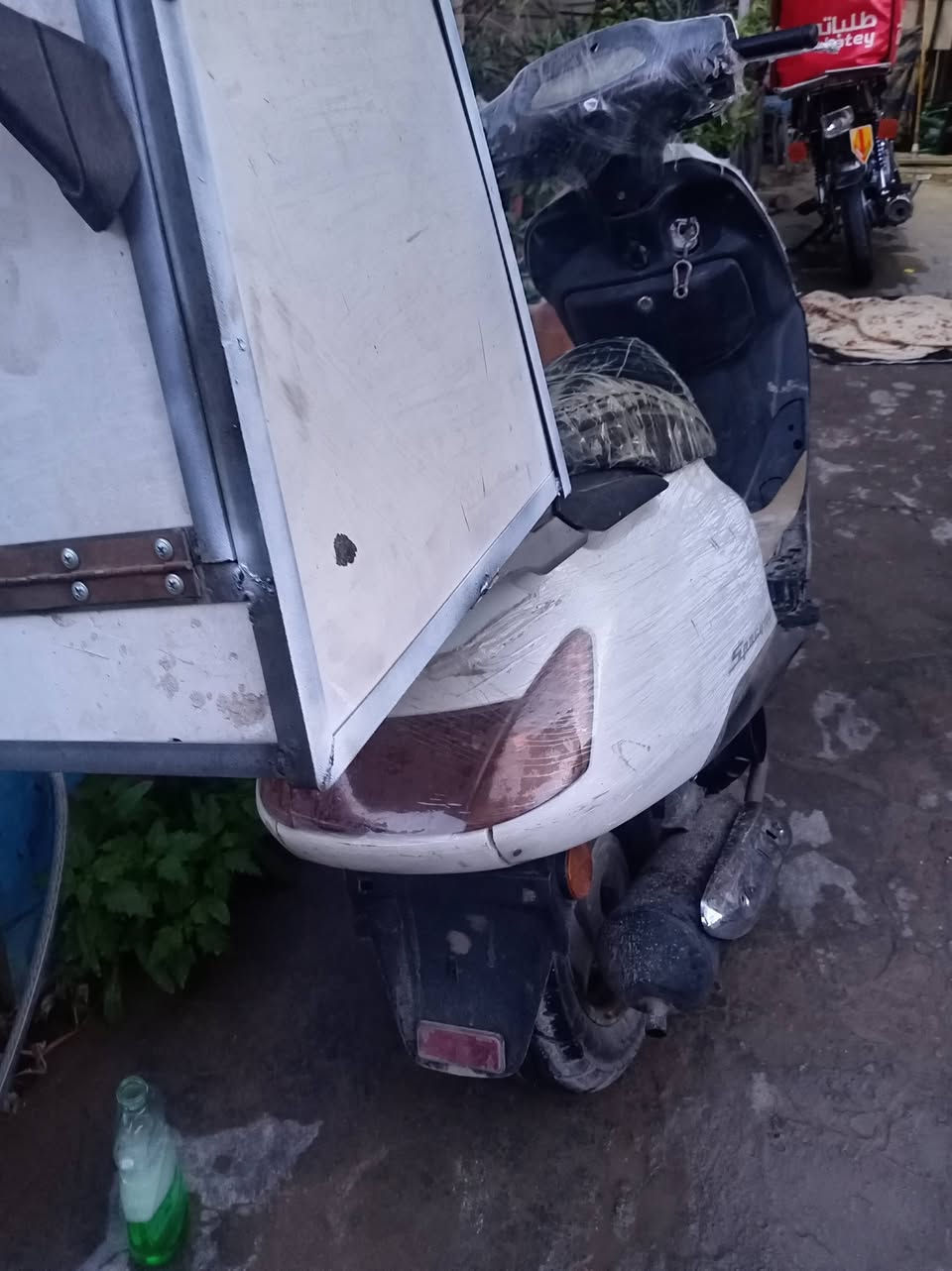 السلام عليكم دراجه سبيسي سرعه 100 بيهه تبخير أبيع هل موجود كهربائيات شغاله السعر ب 240 وبيه مجال رقم للاتصال *********** مكاني بغداد حي الفرات قرب مطار بغداد
