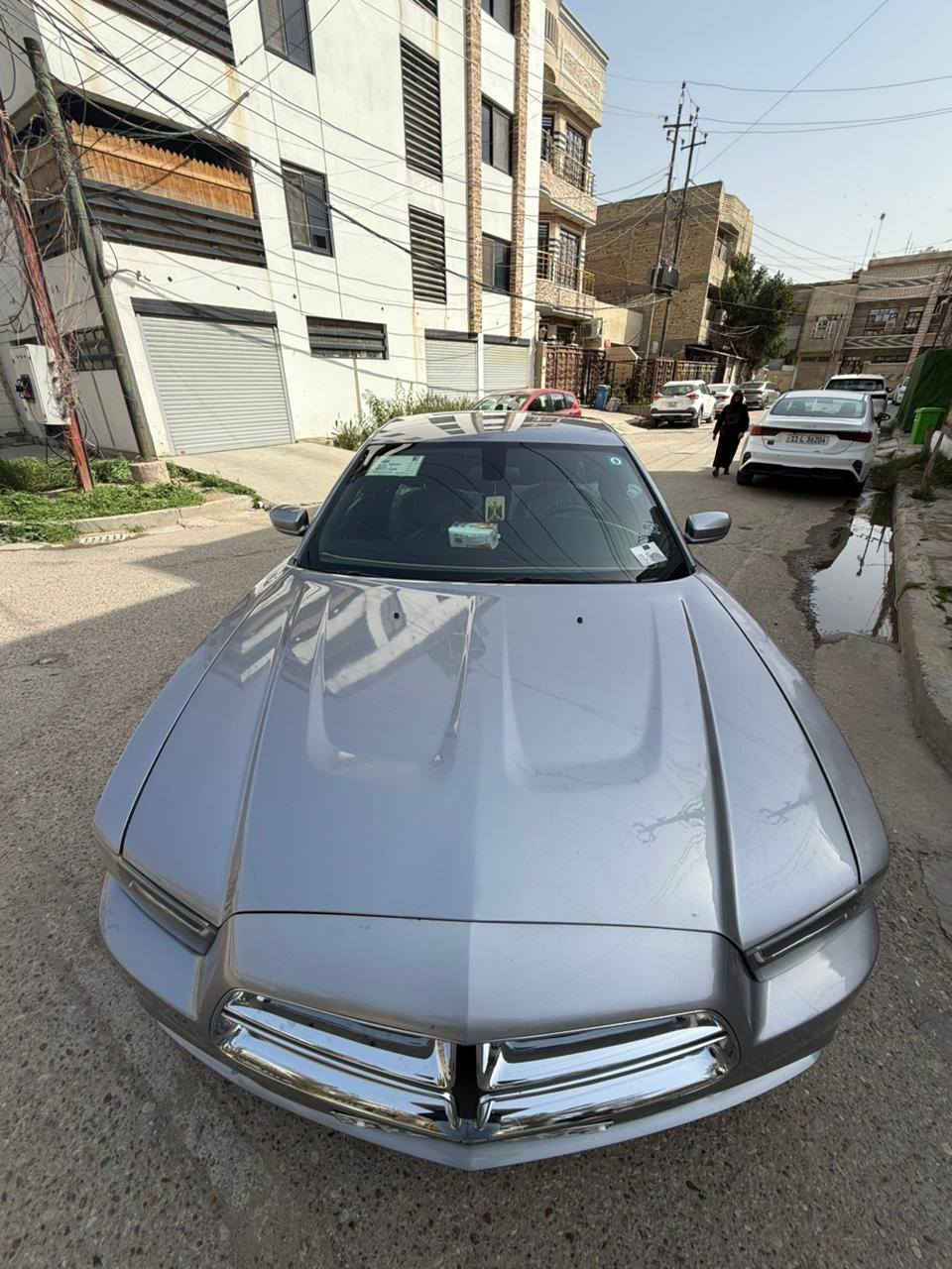 السلام عليكم
جارجر 2013 بيع فقط رقم بغداد مداور ثاني يوم 
وارد مابيه حادث بيه تقرير
 الحادثه في العراق وكما موضح في المنشور السونار مرفق مع صور 
مكينه  كفاله
حجم المحرك 3600
كير عصا 

* شاشه صغيرة
*  (بصمة) .
* السعر128.وبيها مجال بسيط
مكان السياره بغداد الحرية ***********
