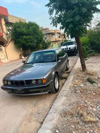 بي ام دبليو ٥٢٥ • ١٩٩٠ • جير عادي