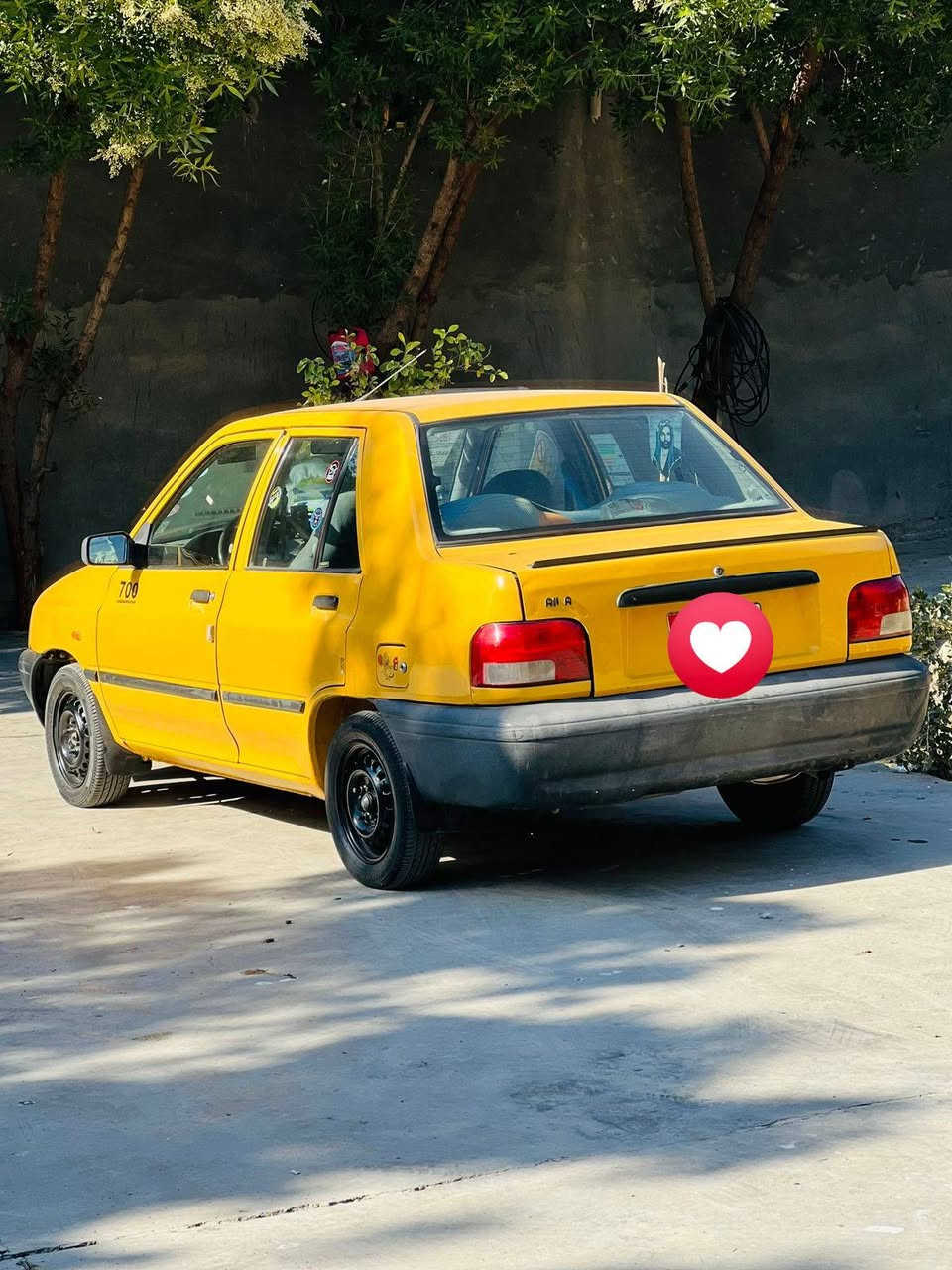 السلام عليكم
سايبه البيع موديل  2016

رقم بغداد

سياره بس بيه خيط بخار 

صبغ جاملغ 

غيره مكفوله عام 

ما بيه اي نقص 

سياره خير من الله جاهزه من كلشي 
سعره 37

عنوان بغداد بسمايه جديده 

رقم هاتم ***********
