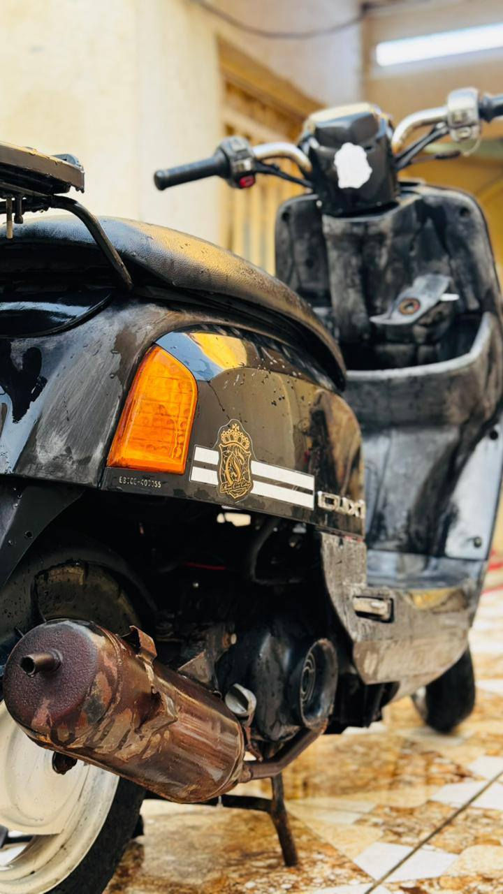 السلام عليكم ماكس بوليسي للبيع دراجه نضيفه وحلوه دراجه مشي ونعومه  بوشه 49 بلاديه دراجه تخبل كهربائيات كله شغاله سلف هندر اشاير هورن  مابيه اي نقص كفرات ختم واحد وملاح  دراجه بلاديه دراجه بلاديه ضفيره بلاديه مالعوب بيه السعر550 الف وبيه مجال للشراي  العنوان البصرة القبله رقم ***********
