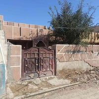 بيت للبيع منطقة الأربع تالاف خلف سوق الاولى مساحة 200 اربع غرف و استقب...
