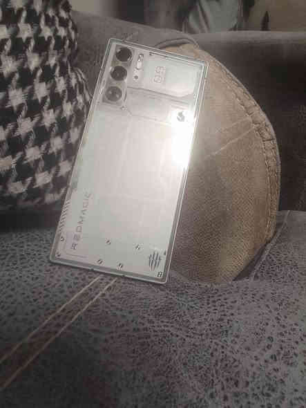 سلام عليكم ريد ماجك 9 ذاكره512. جهاز نضيف جدان كرتونه موجوده عنواني بغداد سعر 600الف بي مجال بصيط شراي رقم ***********
