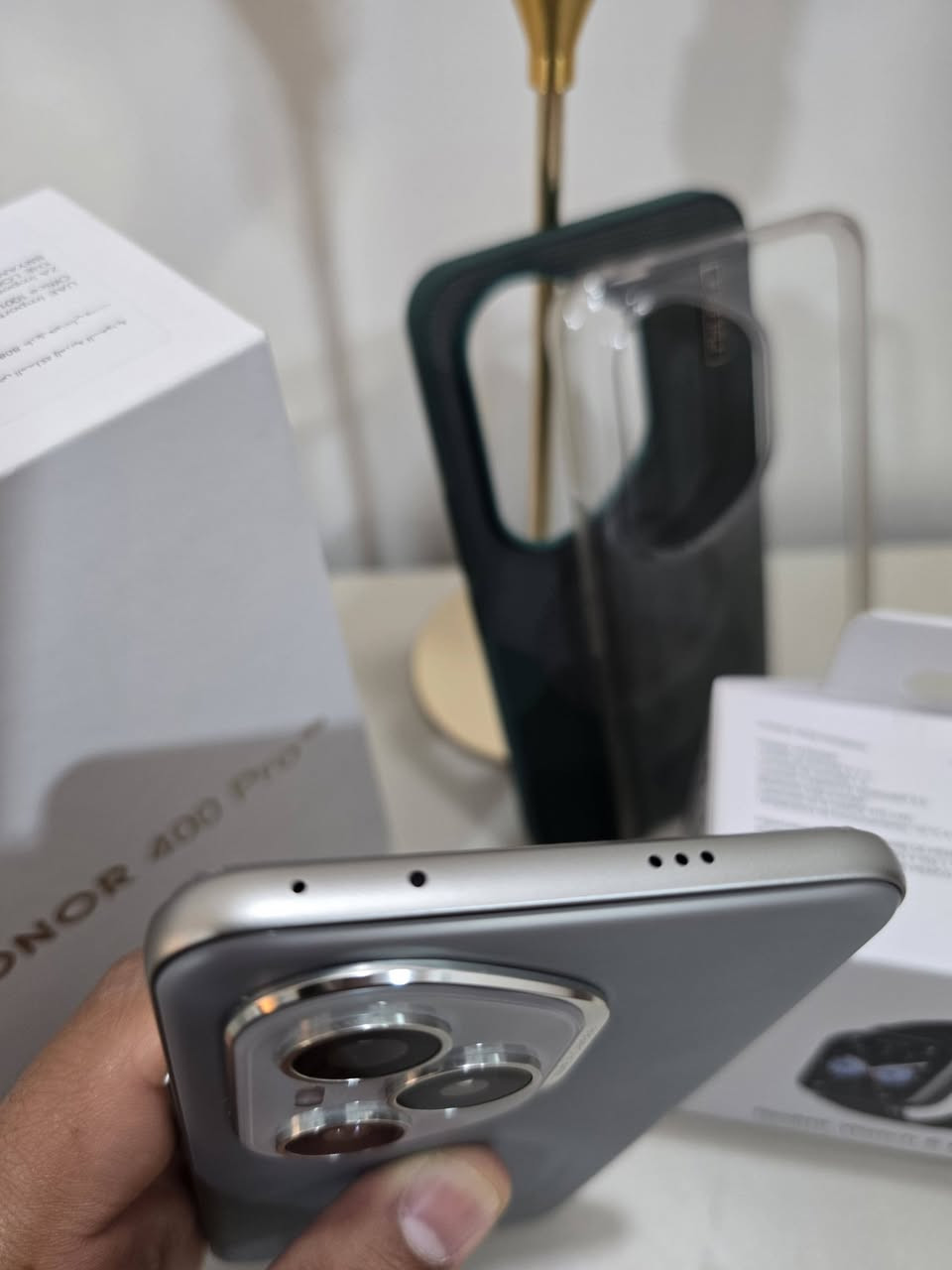 سلام عليكم ورحمه الله
هونر 400 برو ذاكره 512 ويا هديه ساعه 
غراضه كامله نضافه 100/100 خدش مابي
مكفول من كلشي ويا كفرات 3 جهاز مستخدم اقل شهر
للبيع او مراوس مكاني بغداد كرخ السعر 750 قفل من الاخير 
***********
