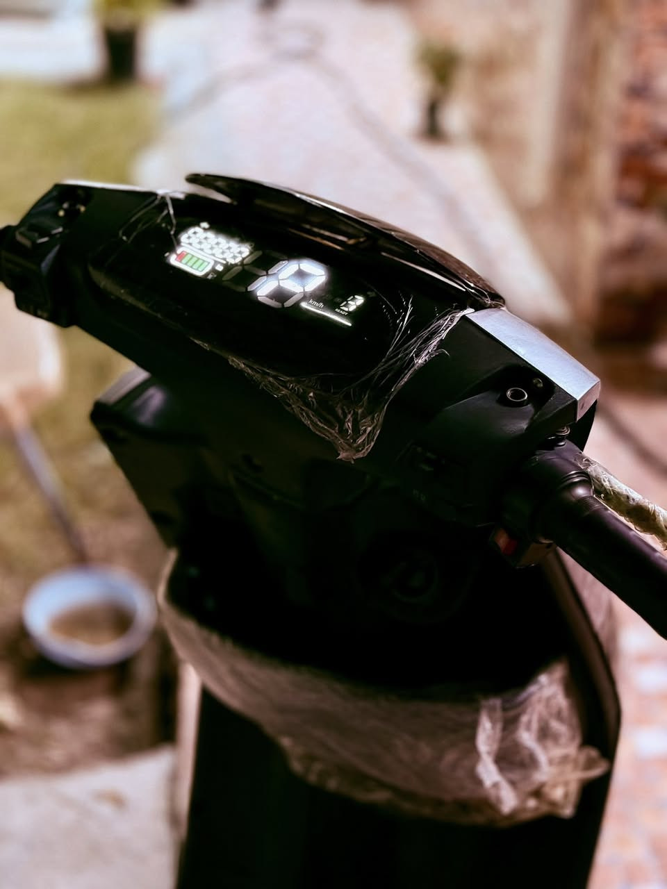 السلام عليكم 
دراجه سكنس شحن للبيع
5 بطاريات حجم كبير
2025
نسبه النظافه 99‎%‎
اما ال1‎%‎ جامرلغ مكبوس فقط 
الممشى 2900
مكاني الخالص قرب السوك
للتواصل ***********
