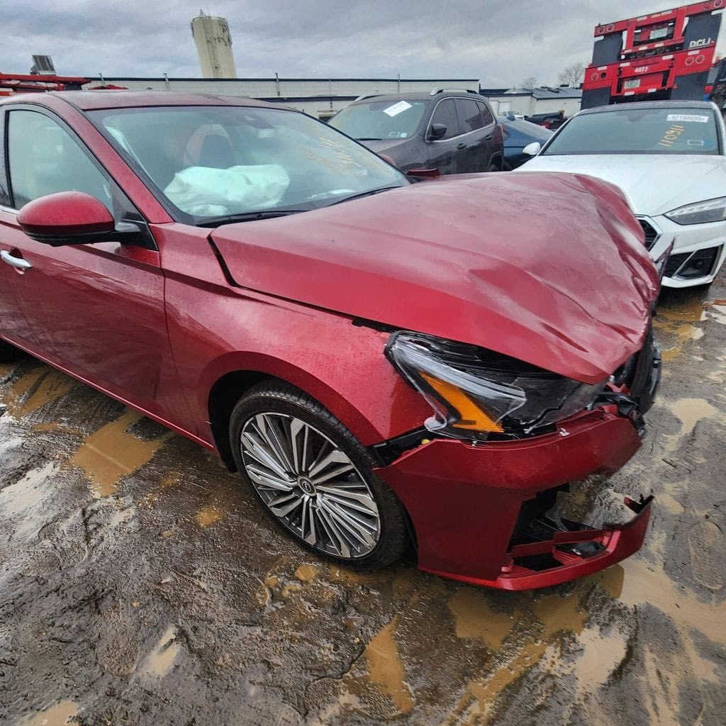 نيسان التيما 2025 SL فول للاخير تو ويل
( مطروح بدبي واصله مدفوع النقل وكل شي تستلم صافي ) 

للبيع التيما 2025 SL فول مواصفات 5 كاميرات اعلى مواصفات و تو ويل FWD السيارة تعمل وتسير ماشية 2000 مايل يعني جديدة السيارة كشنات جلد والسيارة كلش حلوة ودعمته واضحة بالصور
السعر 110 ورقة 
عنواني البصرة 
رقم التواصل ***********
