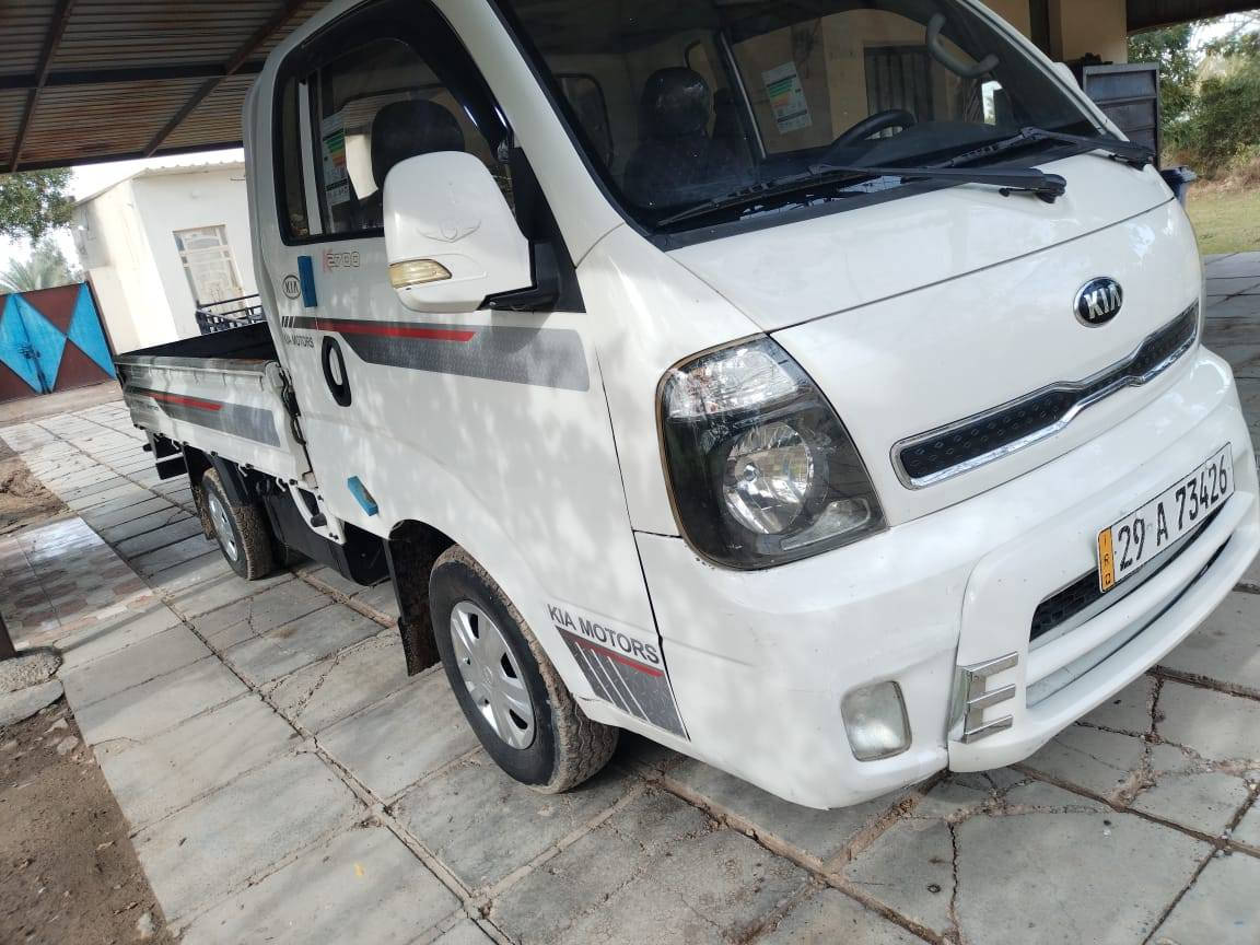 السلام عليكم
للبيع كيا  2700 
مديل 2017 شكل ل 18 
رقم واسط بأسمي تحويل مباشر 
هزه قبل سبوع جددتها 
تخم تاير جديد صدر كله جديد 
السياره مناقصها برغي 
السونار مرفق بل منشور 
السعر 120 وبيها مجال 
العنوان بسمايه قرب سيطرة اللج 
للستفسار ***********
***********
