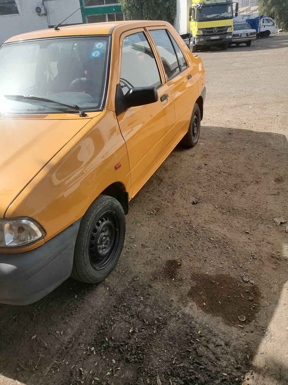 السلام عليكم سايبه موديل ٢٣ للبيع بيهه جاملغ وشبر بالباب تخم تاير جديد وتبريد شغال حداديه جديده السعر 62 وبيهه مجال بسيط رقم الهاتف *********** ***********
