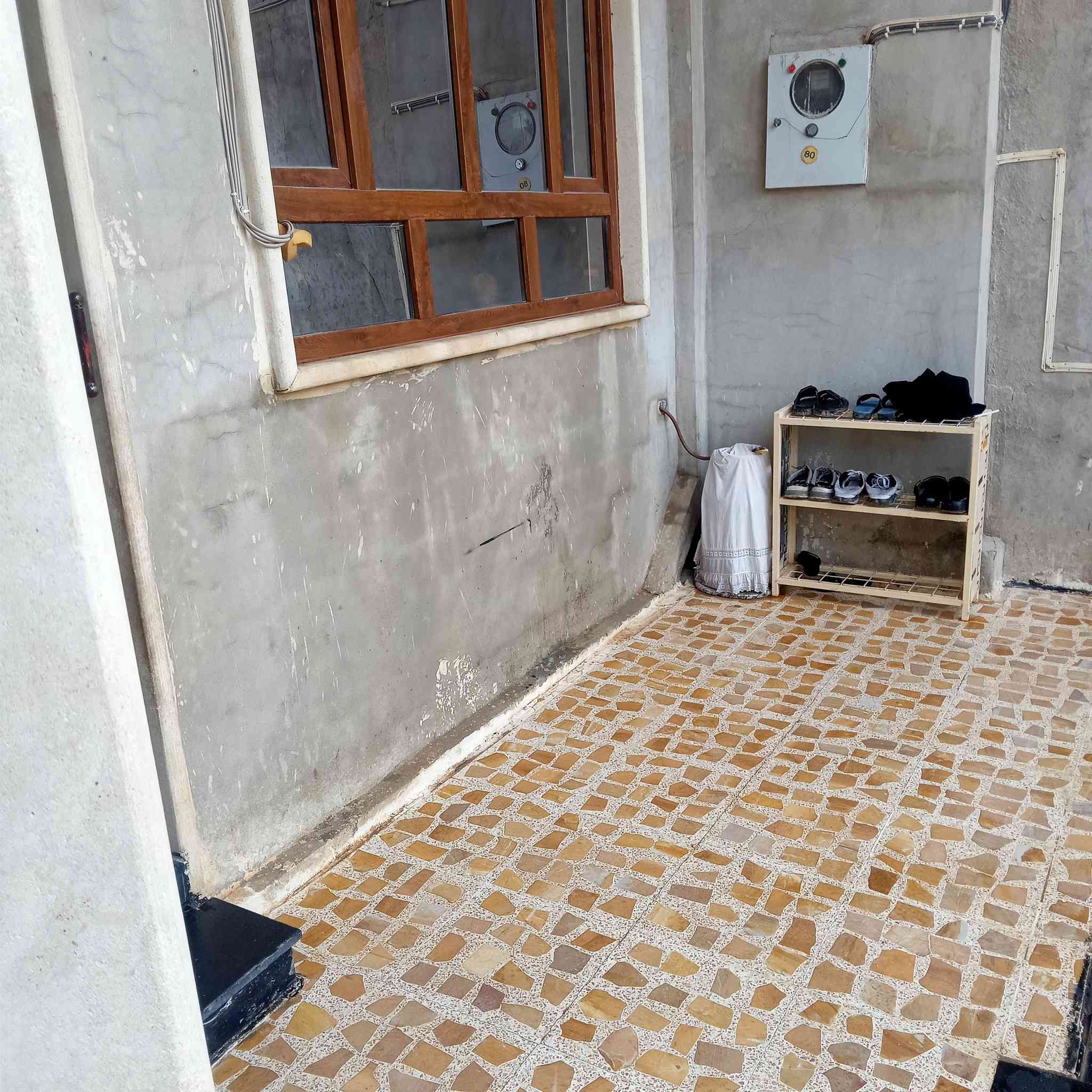 عروض مكتب انوار الخير
دار للبييع مفرق تلكيف 
مقابل جمعيه غرفه تجاره
قريب عل شارع تلكيف بعد ١٠٠متر
مساحه ٣٠٠ متر كراج ٧ متر وحديقه 
استقبال ومطبخ حار بارد
وهول وغرفتين نوم وصحيات 
زراعي نموذج ٢٥ حق تصرف
بي كرت بلديه 
سعر ١٢٥ مليون ومجال
***********
***********
