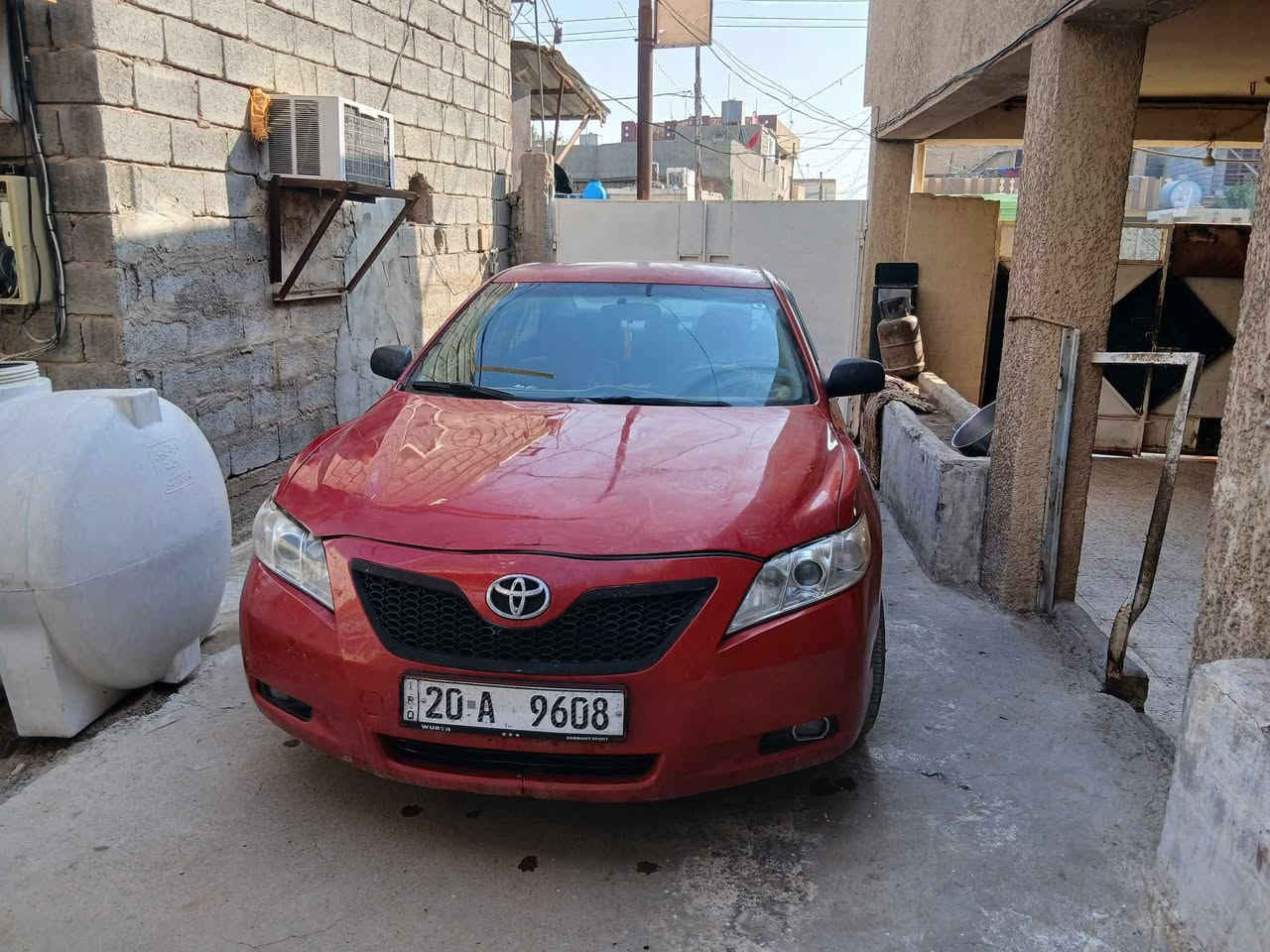 السلام عليكم كامري 2009
وارد امريكي ماشيه ١٨٢ حقيقي
السياره حادثها باب خلف سايق بيها كم قطعه صبغ اقل لحزام بسبب الجراد  وبقية السياره حلوه شاشه تحكم ستيرن تايرات جدد صدرها كلش حلو شديتلها كير حاويه مكانها ديالى الخالص
***********
السعر ٩٨ بيها مجال قليل
