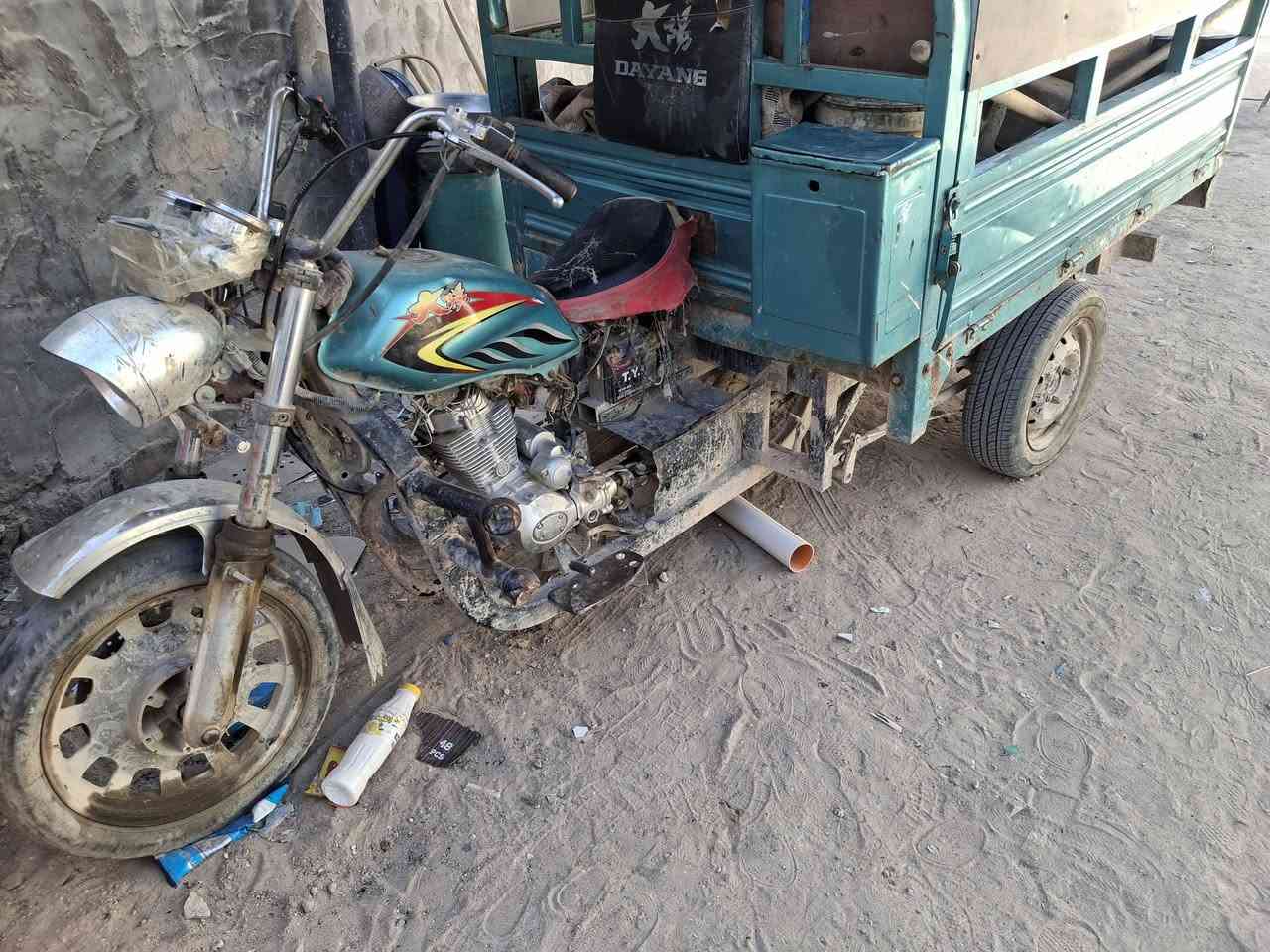 سلام عليكم
ستوته للبيع  رقم اسود بدون راعي 
عنوان نجف شارع الصب مقابل قريه الغدير 

بدي دايون نضيف مكينه نضيفه سلف 
تخم تاير نضيف اكسن نضيف 
السعر 600 الف وبيها مجال للشراي 

للأستفسار***********
