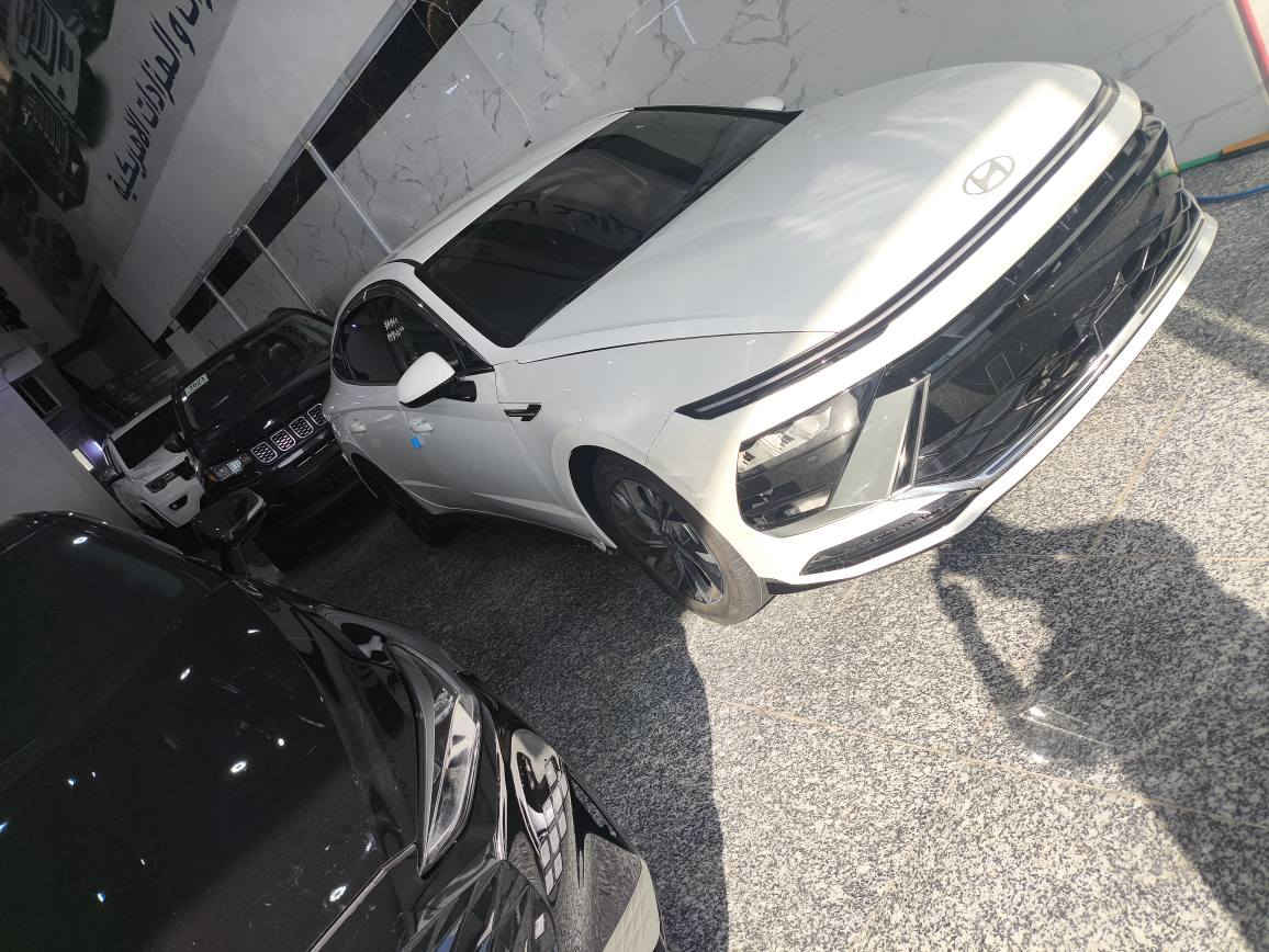 السلام عليكم سوناتا موديل 26 كوري غاز قطعتين صبق والباقي كفالة عامه حره بدون رقم ترقيم جميع المحافظات مكان بصره معرض الرائد مقابيل الجامعه رقم *********** السعر 170 البصرة, العراق
