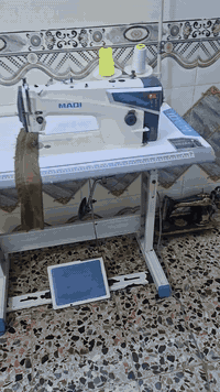 مكينه اصلي مستخدمه نضيفه
السعر 200 الف 
ضمان سنه بيها
اتخيط كل انواع الاقمشه
مكاني بغداد مدينه الصدر ومتوفر توصيل
***********
