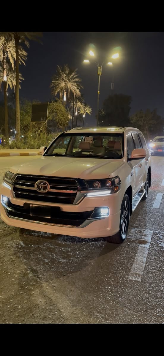 السلام عليكم لاندكروز 2019 ماشيه 63 مكفوله  حقيقي السياره فول مواصفات بريم اصل ام الديفدي  سياره جديده  رقمها بغداد 
مكانه بغداد رقم ***********
