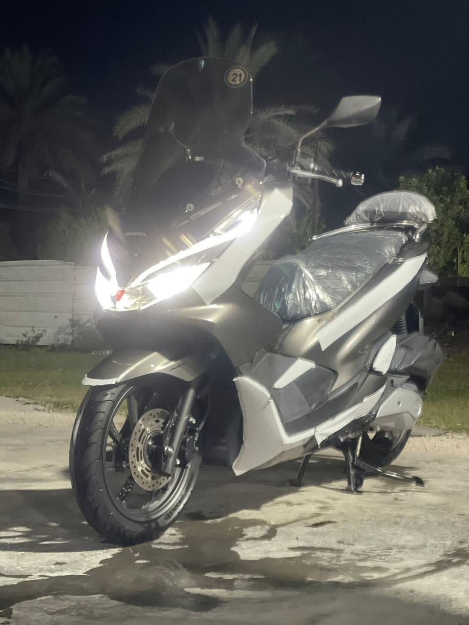 السلام عليكم دراجة Psx للبيع كفالة عامة ماشية 11الف زيروو قبل شهرين اخذتهة من معارض كلشي وكلاشي جيب الف فيتر وياك السعر 22وبيهة مجال قليل حك الجية لل استفسار  مكاني بغداد قرب جسر المثنى ***********
