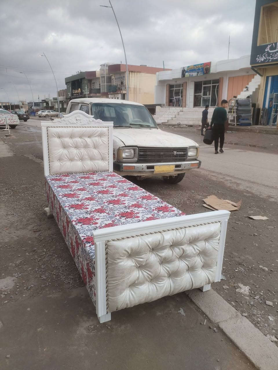 معمل نجاره الطارق الجليل الفرع لأول شارع الطبيب الفرع الثاني السده قرب مشروع العملاق فصال حسب الطلب *********** وتساب*********** السعر خاص
