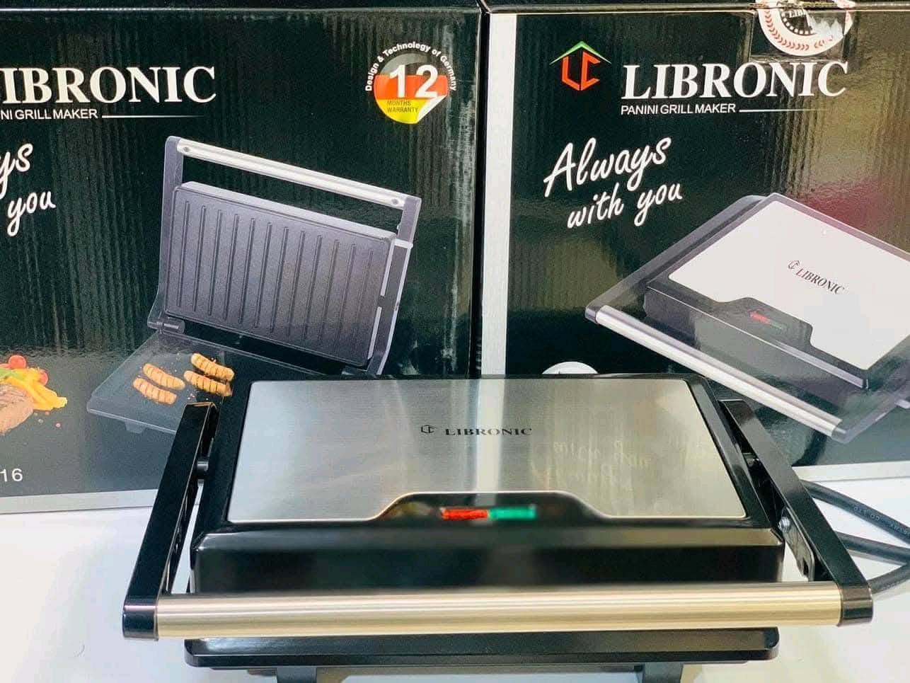 
كابسة صاج و شواية 
🔸من ماركه ليبرونك المانيه🔸
🔺سطح كرانيت ضد الاتصاق🔻 
🔸سهله التنظيف 🔸
🔸تكدرن تستعملونه مولد و وطنيه  🔸
🔸يعني ما تهتم لل كهرباء 😉🔸