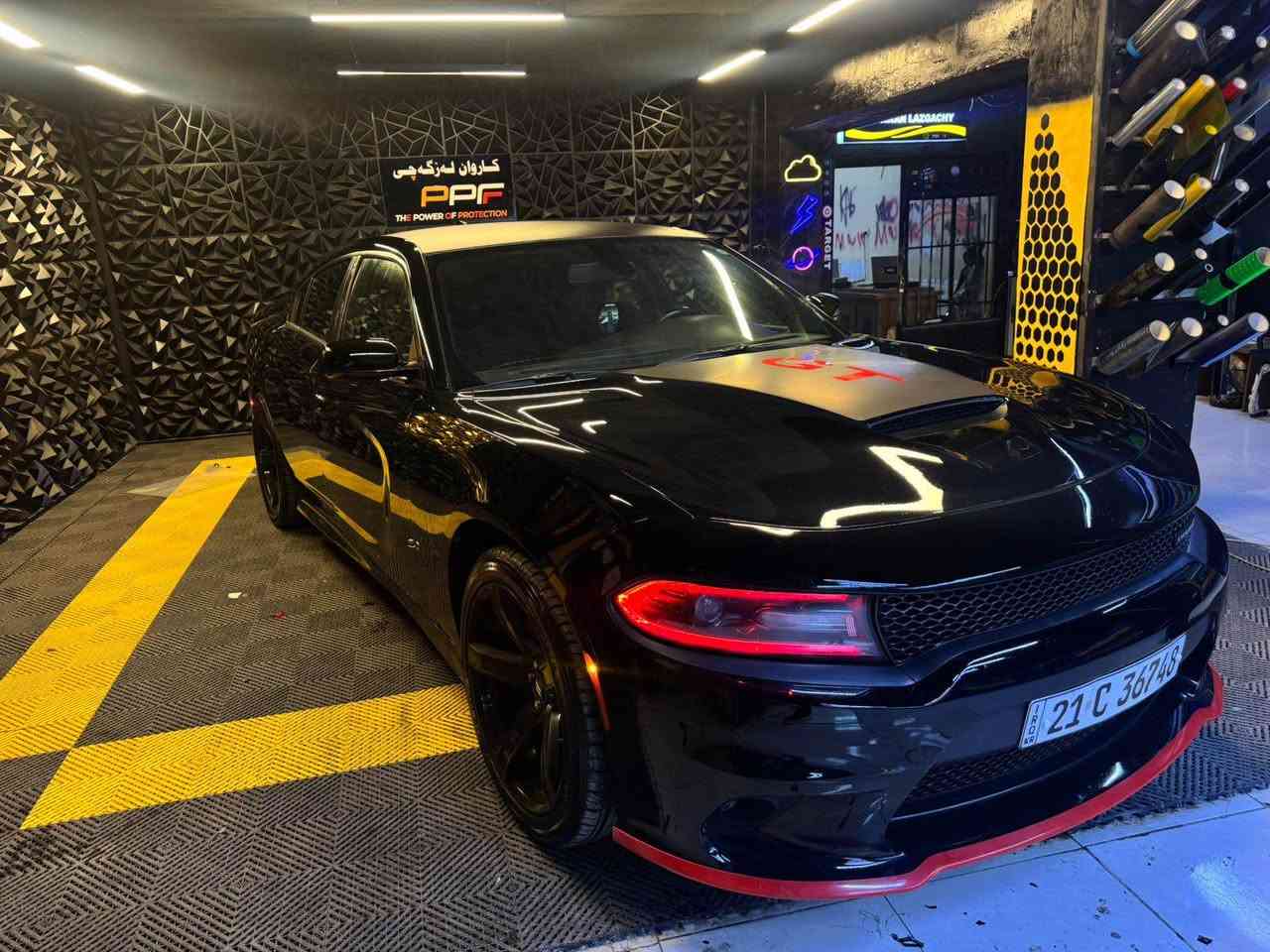 Dodge charger GT super track pack 2019
فول ما عدى فتحة
كشنات كهربائي 
تحكمات ستيرن
شفتات بستيرن
كشن تدفئة تبريد
حساس خلفي امامي
كير طيارة
شاشة كبير
سيستم سيارة تكدر تحرك بالشاشة
فول دايناميك
سيارة بيها جاملغ و الباب وراء سايق بدون دواخل بدون ارباك 
عنوان اربيل
*********** 
وتساب أربيل, العراق
