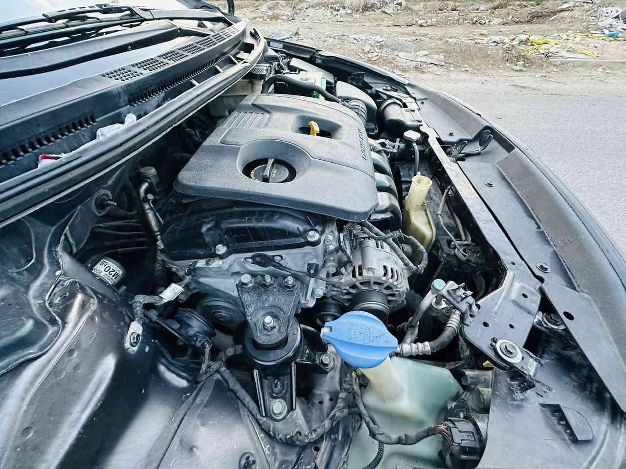 السلام عليكم فورتي 2018 وارد أمريكي
حادثها جاملغ اليمنة وبنيد بيها صبغ قطعتين فقط جاملغ وبنيد  
مواصفات السيارة 
كير ثلاث وضعيات قياده 
شاشه 
تحكم استيرن جهتين
دسك أماي خلفي 
 كروز سرعا
منظومت تبريد كله جديدة كبريسر فريز راديتر بواري كلة جديد على أديه 
كير ومكينه مكفولات برغي ما مفتوح منها  
محرك 2.0L دوش 
صدر امامي خلفي جديد 
السياره ماشيه 104
رقم بغداد بسمي تحويل ثاني يوم 
مكانها الدوره المهديه الثانيه 
***********
السعر ١٢٦
