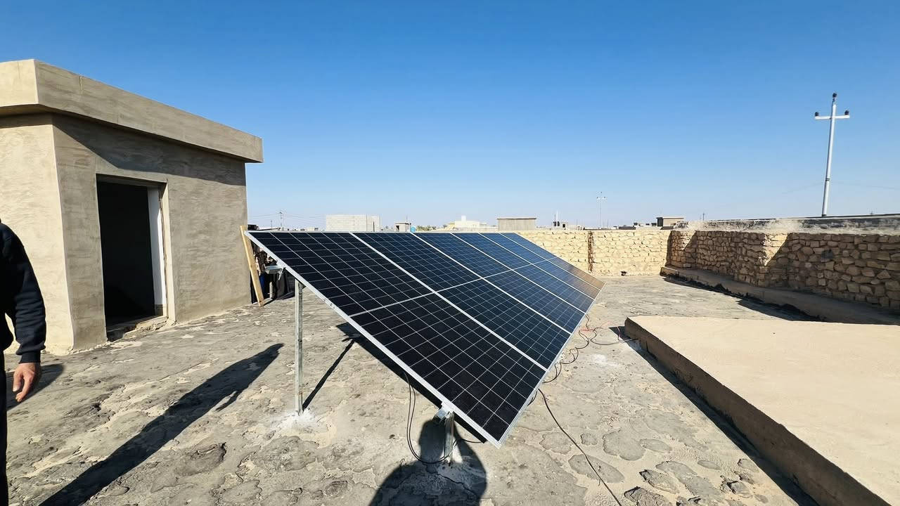 تم بعون الله نصب وتشغيل  منظومات عدد 4طاقة شمسية 
🔺منظومه قدره 24نهاري 20 ليلي انفيرتر نوع كريند الالواح نوع لونجي 615 وبطاريه 20kw نوع ميكا 
🔺منظومات عدد 2 قدرة20امبير نهاري و 16 امبير ليلي. الألواح لونجي وجهين 615W و أنفيرتر قدرة 6Kw نوع كريند  وبطارية ليثيوم قدرة 16 نوع جي اج بي المميزه 
🔺منظومه 12امبير نهاري 8امبير ليلي الواح لونجي 615 انفيرتر كرنيد وبطاريه 8kw كرنيد  مع كافة أجهزة الحماية AC و DC للأخ عبدالرحمن العايد  في ناحيه الوفاء وبضمان حقيقي للاستفسار الاتصال على الرقم *********** ابو انس
