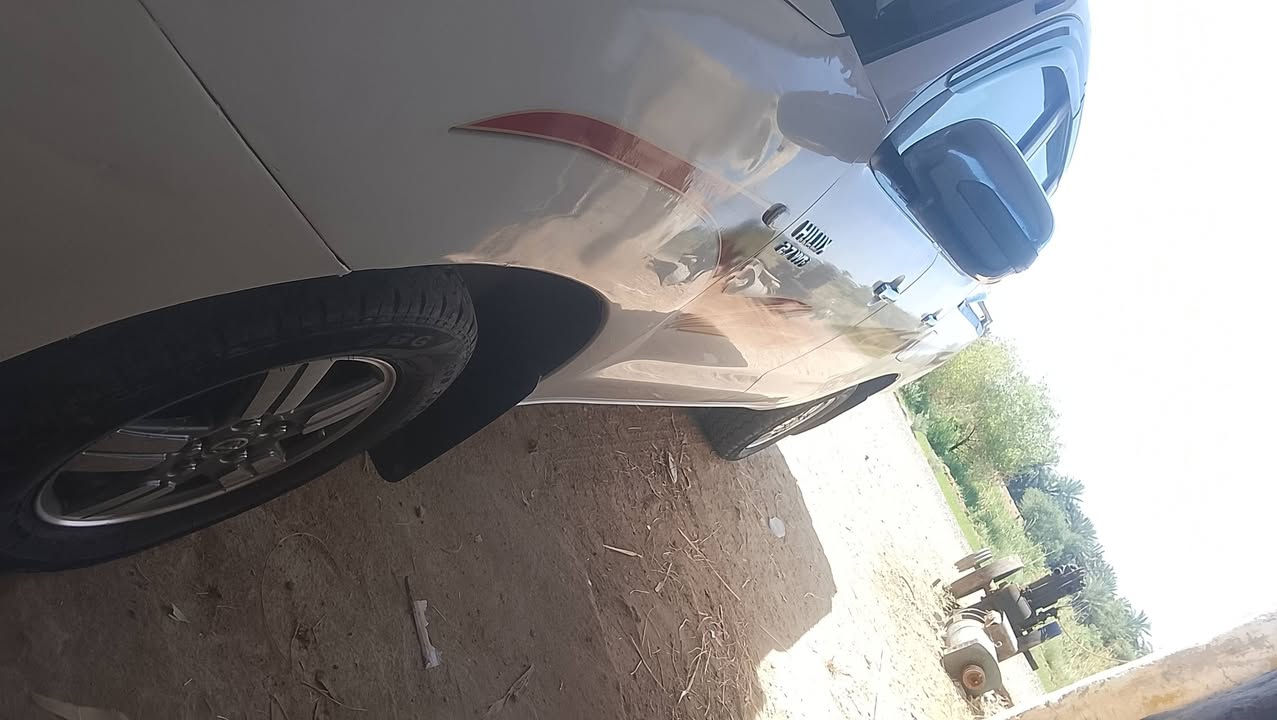 سلام عليكم 

فلاونزه 2010 كفاله عامه بيها فقط قطعتين محرك وكير كفاله
تبريد فول 
تخم تاير
داواخل حمر

رقمها واسط تحويل ثاني يوم

العنوان ذيقار قلعه سكر 
***********/***********
