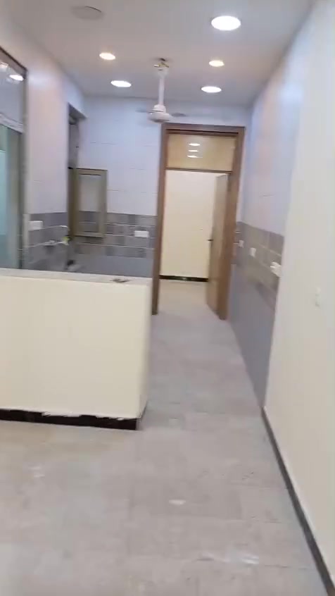 شقة للايجار غرفة وصالة وخدمات طابق 2 البناية بيها 3 شقق الموقع السفينة شارع الجرداغ قرب كهوة الجرداق الايجار400
للاستفسار***********

