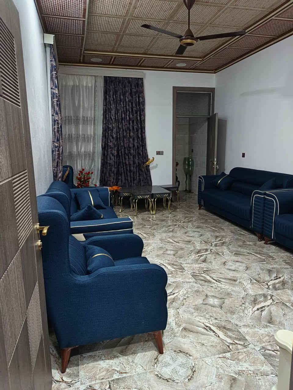 سلام عليكم دار البيع المساحه 150 متر طابو زراعي سند 25 بي غرفتين نوم وصاله ومطبخ وستقبال ومدخل وطابق الثاني ماساس نفس جوه الموقع بعقوبه التحرير الحولي  السعر 95 اتصل ***********.           ***********
