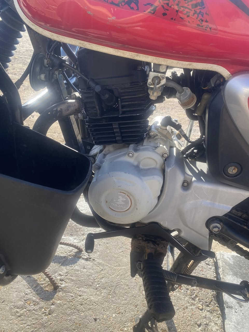 سلام عليكم دراجه بوكسر جبلي موديل 2023مرقم رقم نكليزي بسمي تحويل ثاني يوم دراجه مجفته شركه صاره شهرين دراجه خير من الله كفاله عامه دراجه معروضه (2مليون و400)وبيهة مجال للشراي 
تصال رصيد : ***********
تصال واتساب :***********
