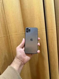 11pro max  امريكي بطاريه 80 نموذج m جهاز مكفول من الشخط   السعر 375  و...