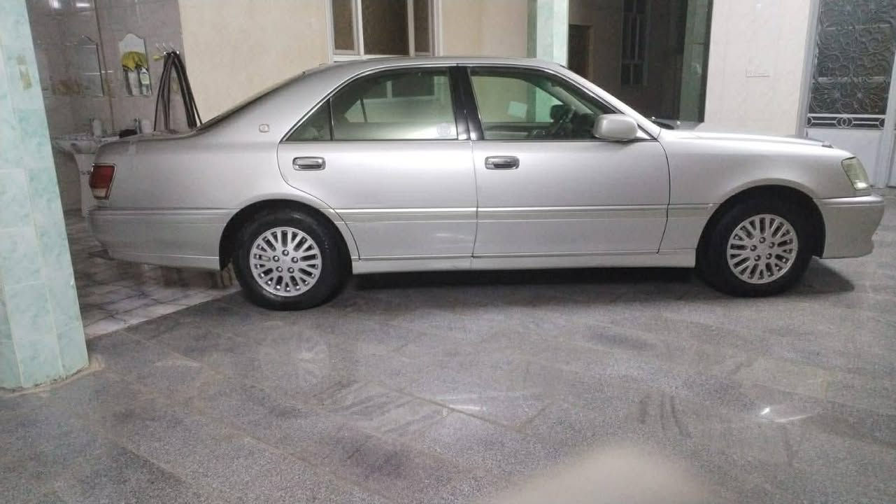 السلام عليكم 
تيوتا كراون (ملكه) للبيع 
لون رصاصي 
أصولي 
رقم سليمانية
مكان السيارة كربلاء
تفاصيل اكثر والسعر اتصل 📞
*********** كربلاء, العراق
