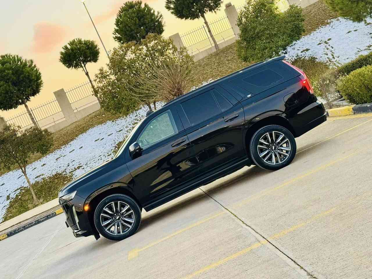 كديلاك سكاليد  2023 ( خـليـجـي )وكالة المنصور
المسافة المقطوعة 78 كم  

كفالة عامة من صبغ وتبديل 3 قطع مغلف ppf

1-حجم المحرك 8 سلندر 6200. 
2-سقف شامو 36 سماعة اسپريسو ناظور ليلي 
3-سقف بانوراما. 
4-زينون عالي ناصي آصل. 
5-جنطة كهرباء. 
6-بصمة ابواب وتشغيل عن بعد. 
7-خاصيه جعل المحرك 4 سلندر اقتصادي. 
8-كامرات ميحطيه 360 درجه. (٥)كامرات. 
9-اشاير مري.قابله للطيء. 
10-رادر جانبي مانع اجتياز+رادر امامي. 
11-سستم صوت متكامل. 
12-تدفئة+تبريد المقاعد. 
13-جكات جوبلس صعود ونزول. 
14-حساس امامي+خلفي. 
15-ويل مقاس 22 بلاك توب. 
16-دجات صعود جانبي كهرباء شفط.  
18-المقاعد الخلفي شفط كهرباء. 
19-كونترول تبريد خلفي منفصل. 
20-شاشات عرض خلفيه. 
21-فور ويل درايف. ٤*٤. 
22-مقود كهرباء. 
23-الكراسي كهرباء. 
24-خزن ميموري لكرسي السايق. 
25-اوتو ستوب. 
26-هاند بريك بصمه. 
27-تحديد مسار. 
28-داتو شو شاشه ليزري. 
29-تبريد مناخي. 
30-تحكم ستيرن جهتين.  

______________________________________

السعر 833 بيع او مراوس بسيارات شمالية فقط 

موبايل /***********
