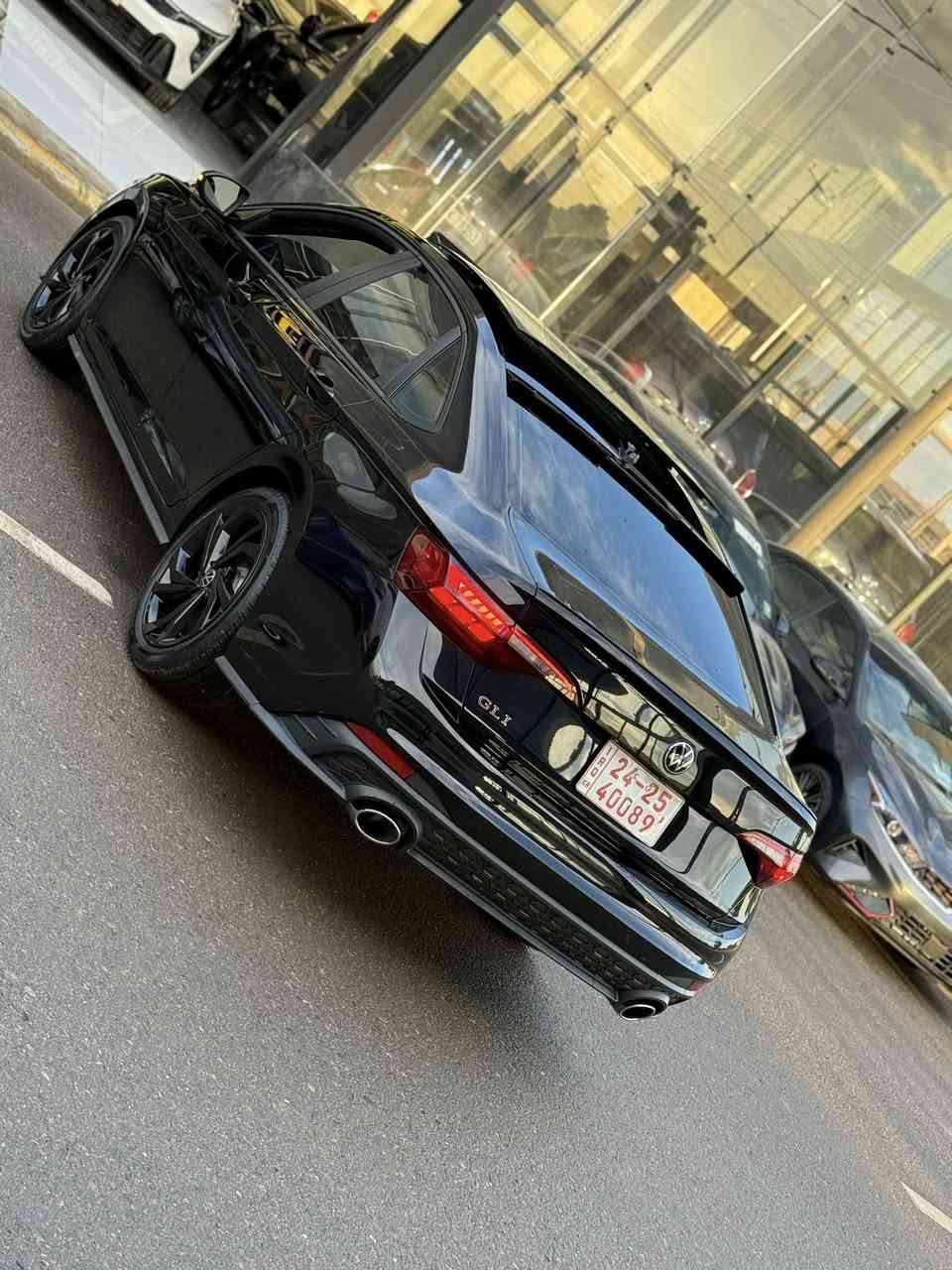 السلام عليكم

VOLKSWAGEN JETTA GLI AUTOBAHN 2024 
🇩🇪🇩🇪🇩🇪🇩🇪🇩🇪🇩🇪🇩🇪🇩🇪🇩🇪
ماشية : 10,000 mi

للبيع جيتا GLI اوتو بان فول مواصفات اعلى مواصفات بالجيتا ( بدون صبغ ) بدون ايرباك . 🔥🔥

مواصفات : 🔥🔥🔥

*بصمة
*بانوراما 
*تشغيل عن بعد 
*كشنات جلد مطرزة 
*كشنات الامامية تدفى وتبريد 
*كشنات خزن ثلاث وضعيات 
*سستم صوت Beats العالمي
*هندبريك دكمة 
*عدادت ديجيتال متغيرة 
*انارة داخلية محيطية 24 لون 
*رادار امامي 
*رادار بالمري 
*شحن لاسلكي 
*كروز سرعة 
وباقي مواصفات اوتو بان الفول المعروفة 
السيارة ستوك ما عليها اي اضافات على وضع الشركة 

السيارة كاتي تترقم شمالي . 
مكان السيارة موصل معارض الجديدة 

معرض الركن الذهبي

للاستفسار الاتصال على الرقم
***********

***********
