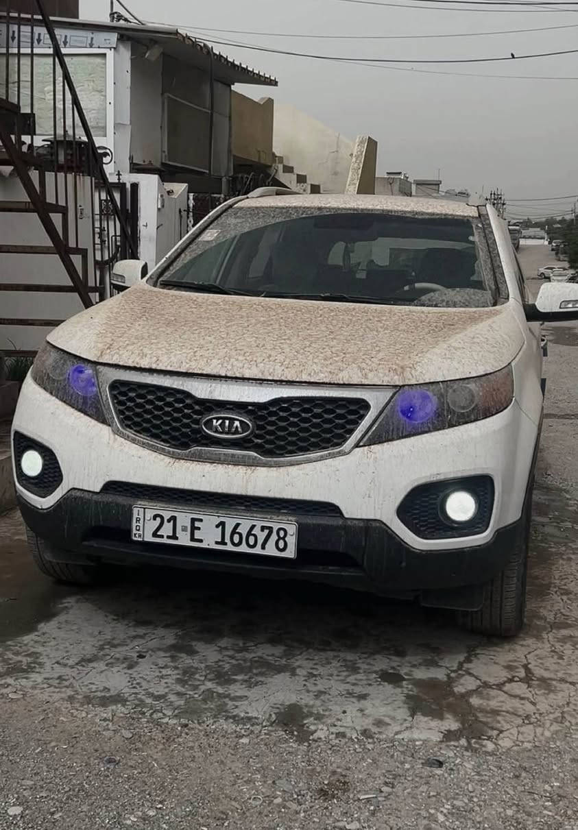 کیا سۆرینتۆ ٢٠١٣
 ٤ پستۆن مەکینە دوش 
دوو پەلە بۆیاخی هەیە بێ ناوگرتن 
مواسەفات تەنیا بەسمە و پانۆراما نیا 
٣ ڕیز کوشن 
تەبرید مەرکەزی
ئاوێنە شەفت
کامێرە
ناو فۆرمیکا
سوکان ڤۆلیۆم
لایت کامل زینۆن و عەدەسە 
کامل مەسرەف کراوە ماڵی دۆستە 
سەیارەکە قاسرینە و بێ کێشەیە
سعری ١٣٨ معامەلەیەکی کەم 
گۆڕینەوەش ئەکەم بە شتێک بەدڵم بێت
***********
*********** السليمانية, العراق
